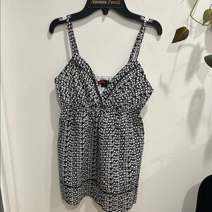 ℒℴ𝓃𝑔 𝒷𝓁𝒶𝒸𝓀 𝒶𝓃𝒹 𝓌𝒽𝒾𝓉ℯ 𝒻𝓁ℴ𝓇𝒶𝓁 𝒷𝒶𝒷𝓎𝒹ℴ𝓁𝓁 𝓉ℴ𝓅